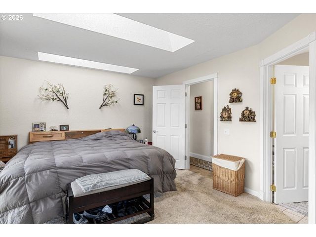 253 Nw GLENHART Ave, Winston, OR 97496