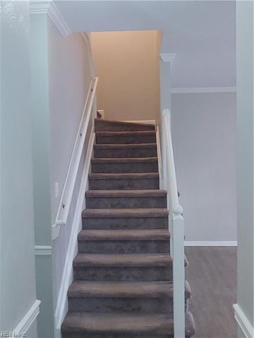 821 Lake CIR S, Chesapeake, VA 23322