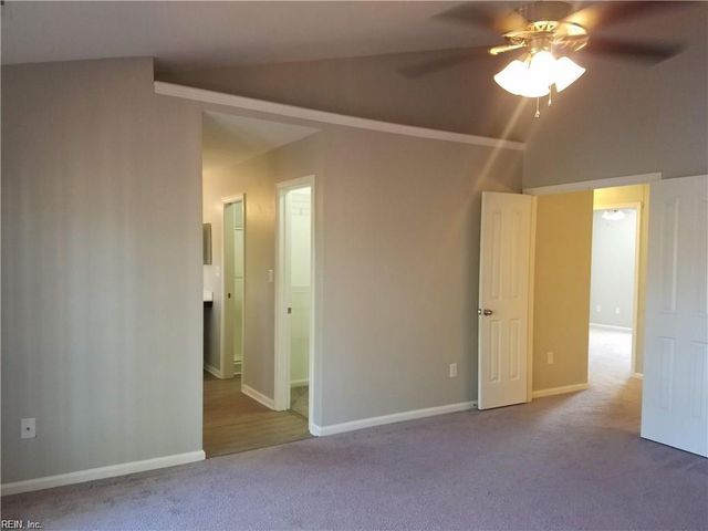 821 Lake CIR S, Chesapeake, VA 23322