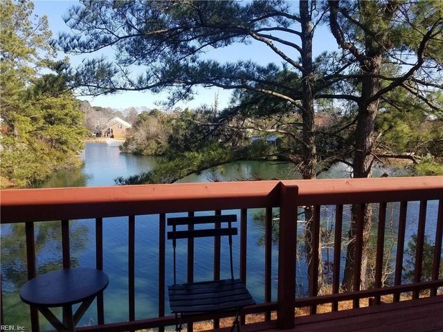 821 Lake CIR S, Chesapeake, VA 23322