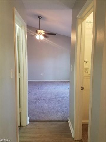821 Lake CIR S, Chesapeake, VA 23322