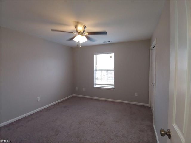 821 Lake CIR S, Chesapeake, VA 23322