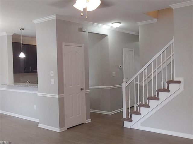 821 Lake CIR S, Chesapeake, VA 23322