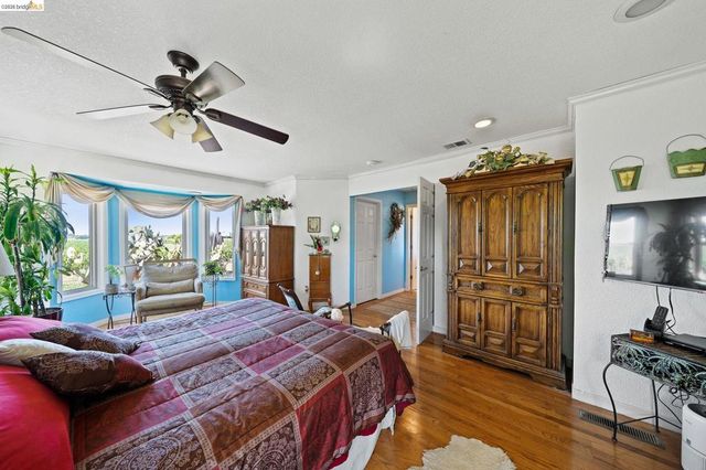 2445 Taylor Ln, Byron, CA 94514