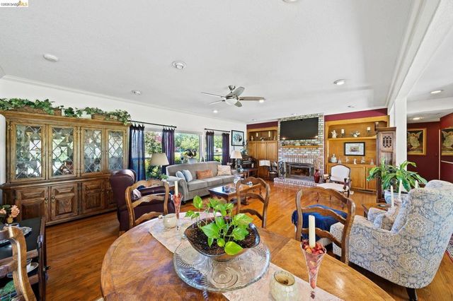 2445 Taylor Ln, Byron, CA 94514