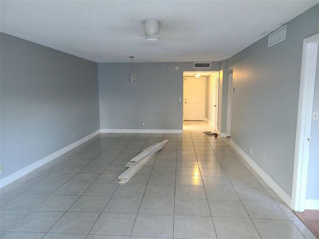 3300 Spanish Moss Terrace 202, Lauderhill, FL 33319