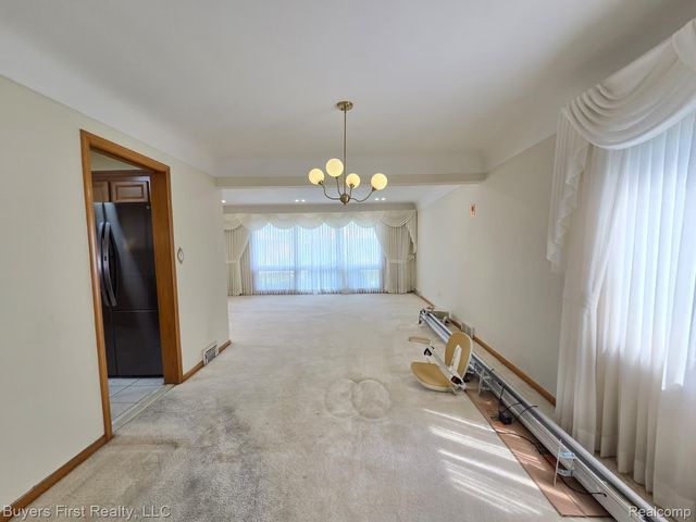 15915 Hilton Street, Southfield, MI 48075