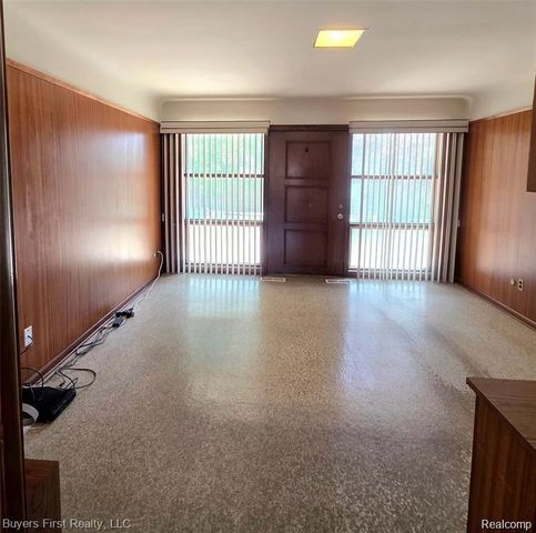 15915 Hilton Street, Southfield, MI 48075