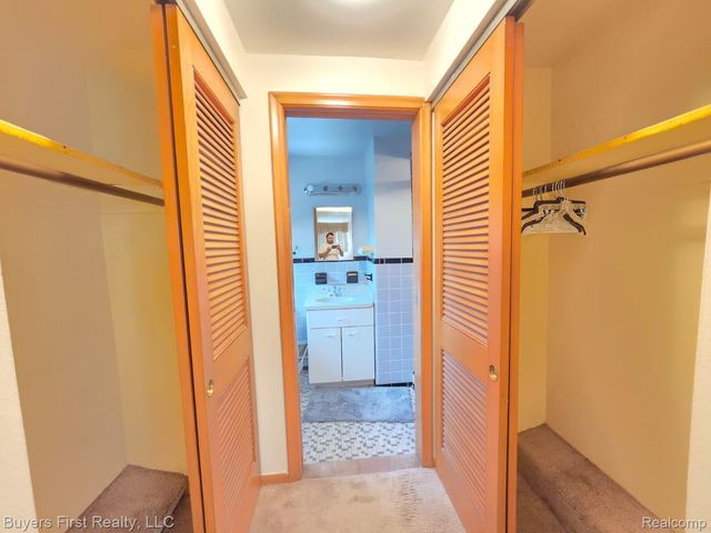 15915 Hilton Street, Southfield, MI 48075