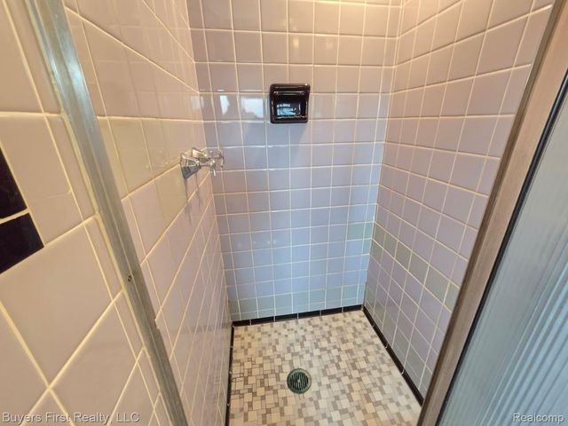 15915 Hilton Street, Southfield, MI 48075
