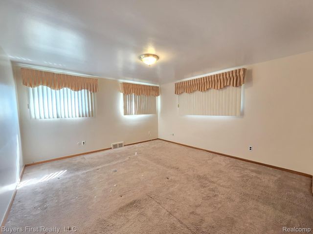 15915 Hilton Street, Southfield, MI 48075