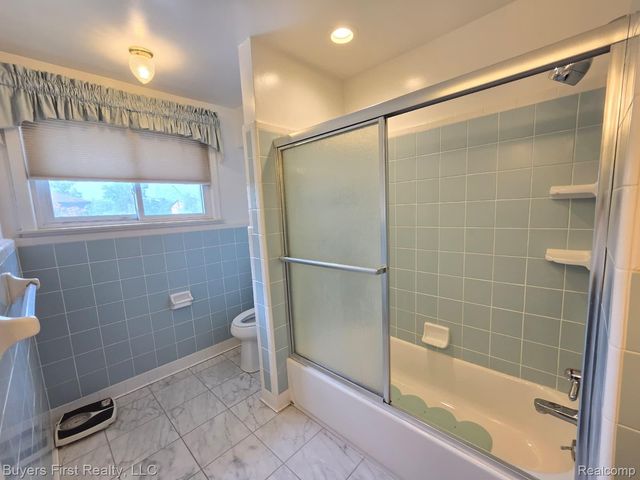 15915 Hilton Street, Southfield, MI 48075