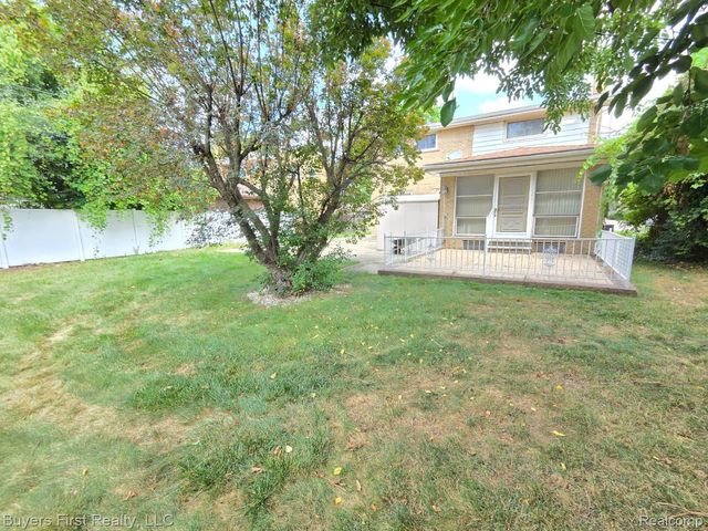 15915 Hilton Street, Southfield, MI 48075