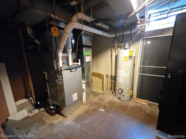 15915 Hilton Street, Southfield, MI 48075