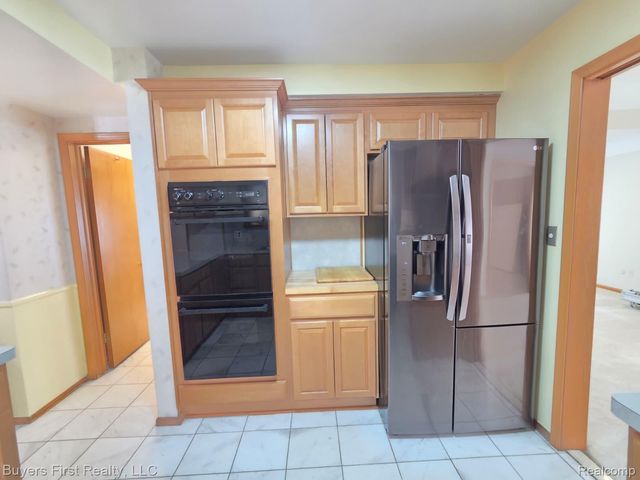 15915 Hilton Street, Southfield, MI 48075