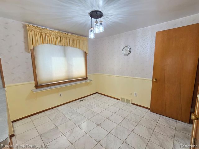 15915 Hilton Street, Southfield, MI 48075