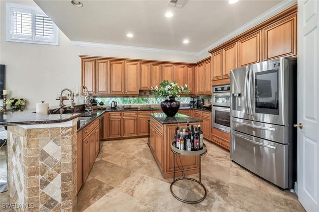 5011 Cerromar DR, Naples, FL 34112