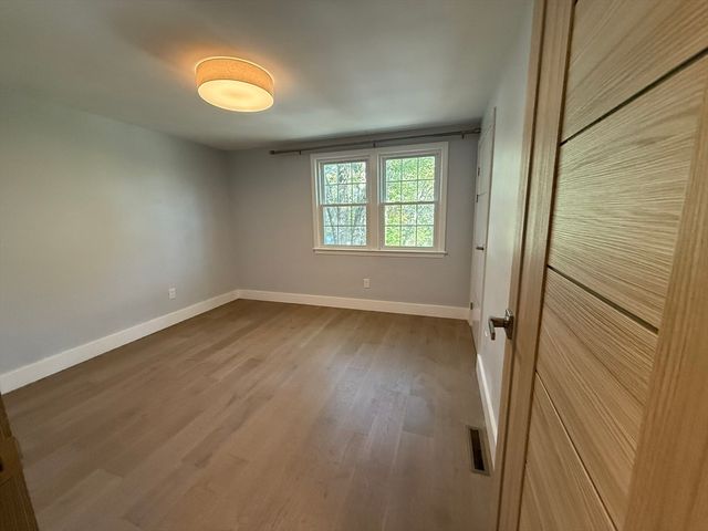25 Berkshire Dr, Winchester, MA 01890