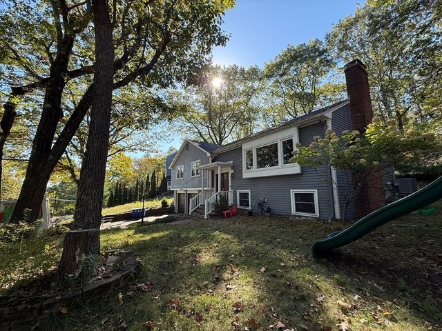 25 Berkshire Dr, Winchester, MA 01890