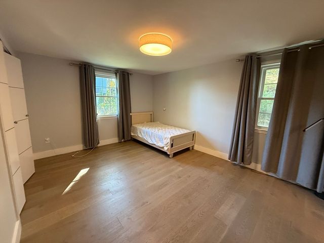 25 Berkshire Dr, Winchester, MA 01890