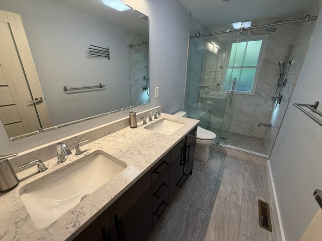 25 Berkshire Dr, Winchester, MA 01890