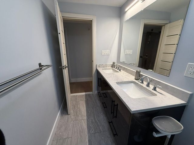 25 Berkshire Dr, Winchester, MA 01890