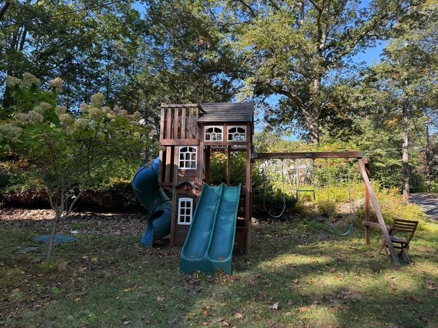 25 Berkshire Dr, Winchester, MA 01890