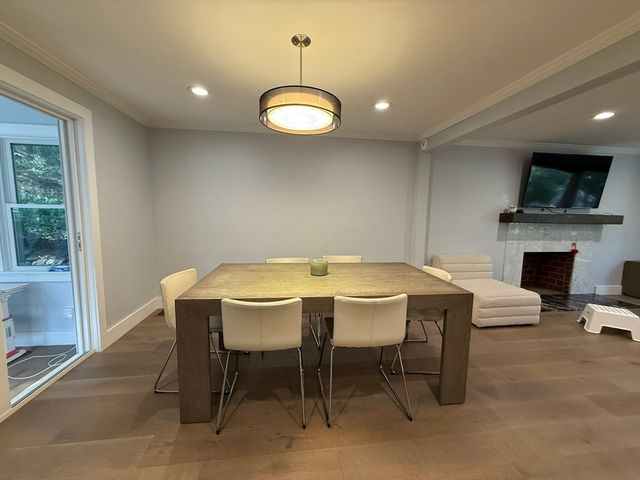 25 Berkshire Dr, Winchester, MA 01890
