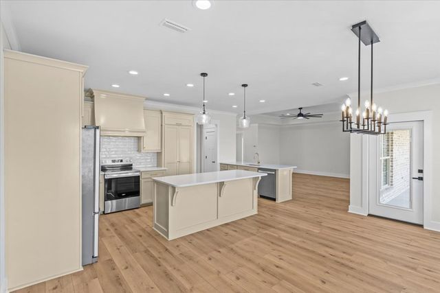 527 County Road 711, Enterprise, AL 36330