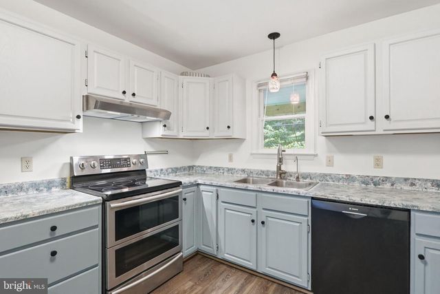 253 PERSIMMON PEAR LN, Harpers Ferry, WV 25425