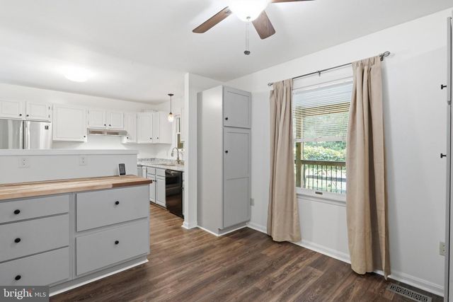 253 PERSIMMON PEAR LN, Harpers Ferry, WV 25425