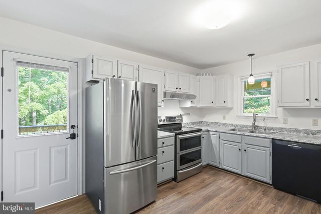 253 PERSIMMON PEAR LN, Harpers Ferry, WV 25425