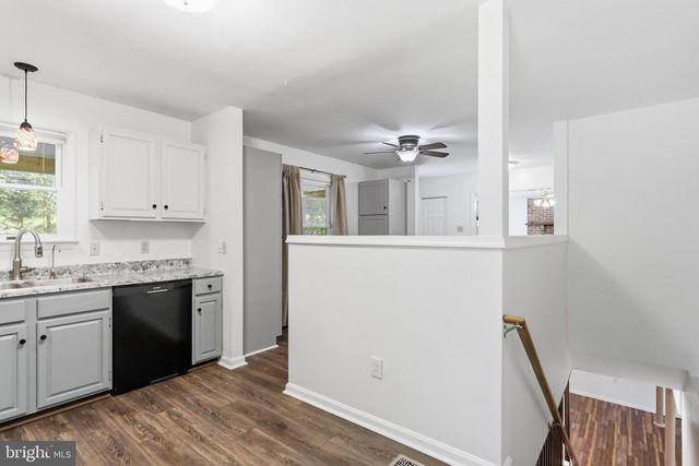 253 PERSIMMON PEAR LN, Harpers Ferry, WV 25425