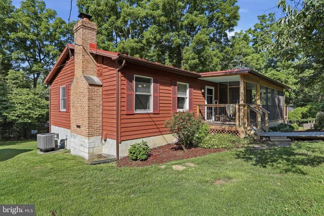 253 PERSIMMON PEAR LN, Harpers Ferry, WV 25425