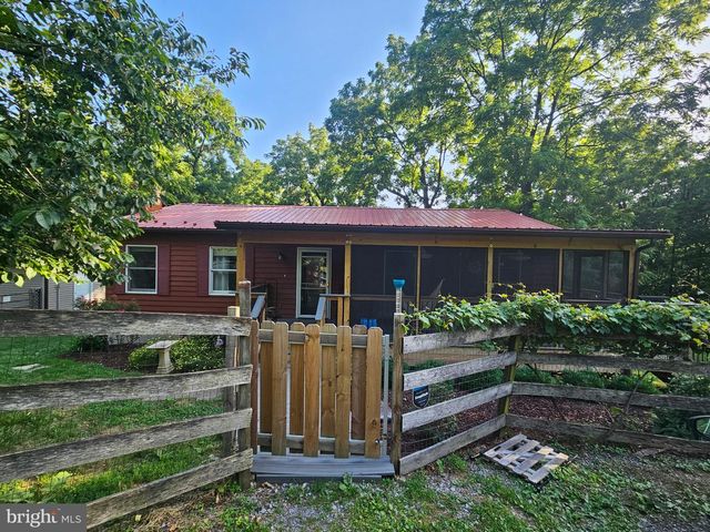253 PERSIMMON PEAR LN, Harpers Ferry, WV 25425