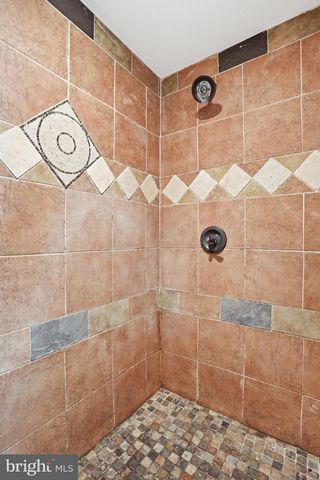 253 PERSIMMON PEAR LN, Harpers Ferry, WV 25425