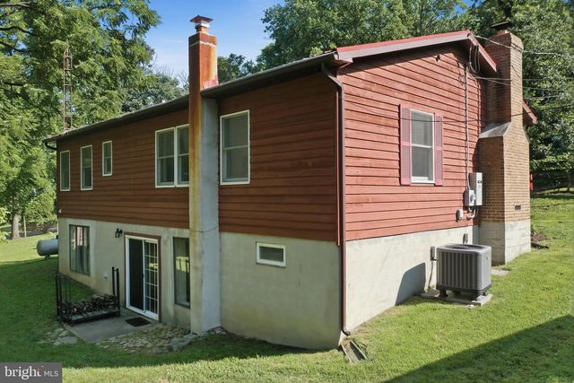 253 PERSIMMON PEAR LN, Harpers Ferry, WV 25425