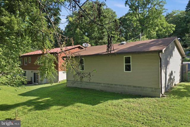 253 PERSIMMON PEAR LN, Harpers Ferry, WV 25425