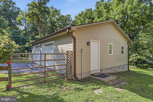 253 PERSIMMON PEAR LN, Harpers Ferry, WV 25425
