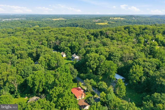 253 PERSIMMON PEAR LN, Harpers Ferry, WV 25425