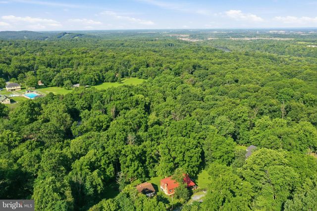 253 PERSIMMON PEAR LN, Harpers Ferry, WV 25425