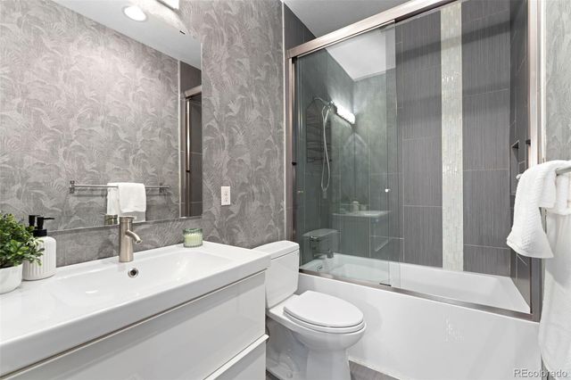 2521 Lawrence Street, Denver, CO 80205