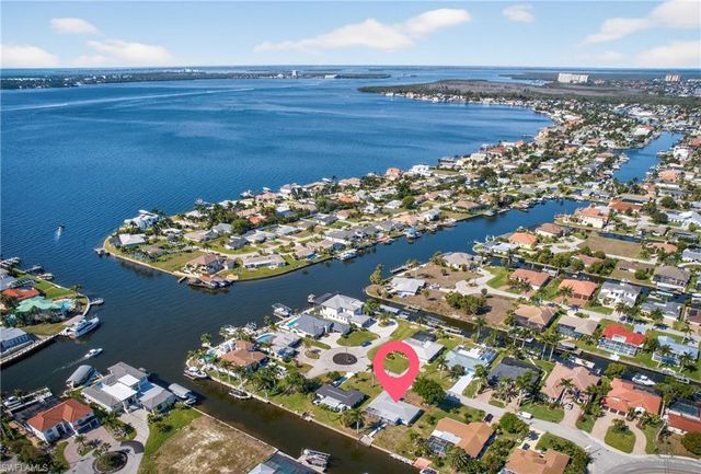 5617 Coronado CT, Cape Coral, FL 33904