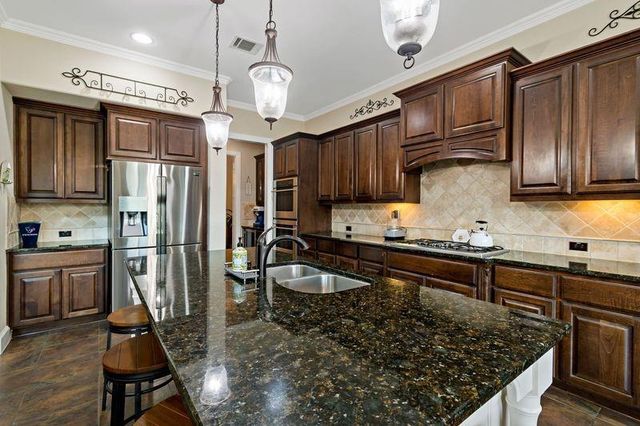 22 Waters Lake Boulevard, Missouri City, TX 77459