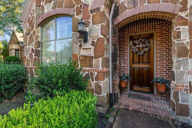 22 Waters Lake Boulevard, Missouri City, TX 77459