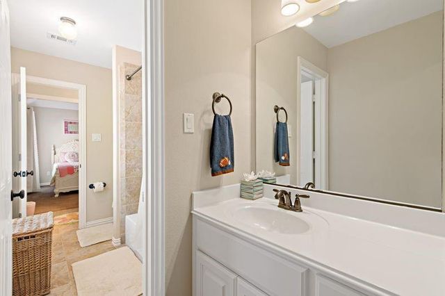 22 Waters Lake Boulevard, Missouri City, TX 77459