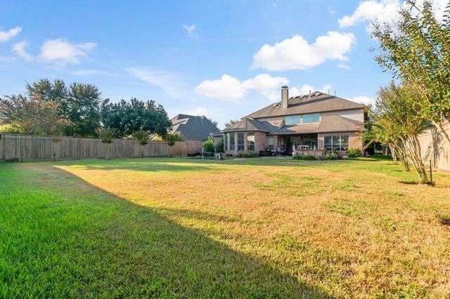 22 Waters Lake Boulevard, Missouri City, TX 77459