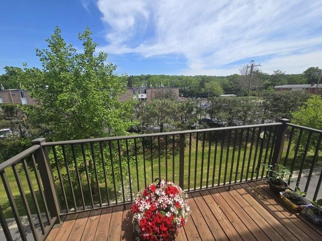 1141 Freesia Court, Ann Arbor, MI 48105