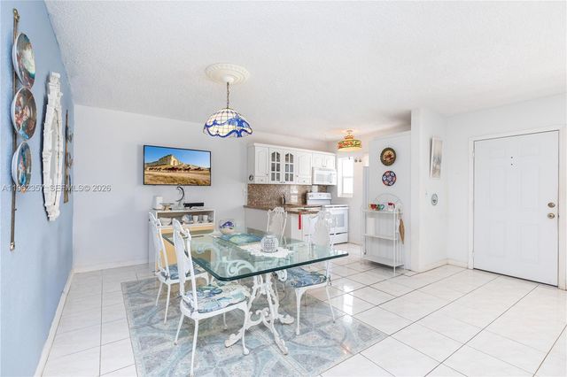 3127 S Ocean Dr 219, Hallandale Beach, FL 33009