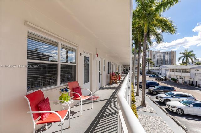 3127 S Ocean Dr 219, Hallandale Beach, FL 33009